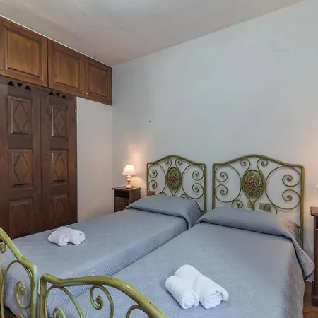 Alba Rossa 1.5km From The Beach - Happy Apartment